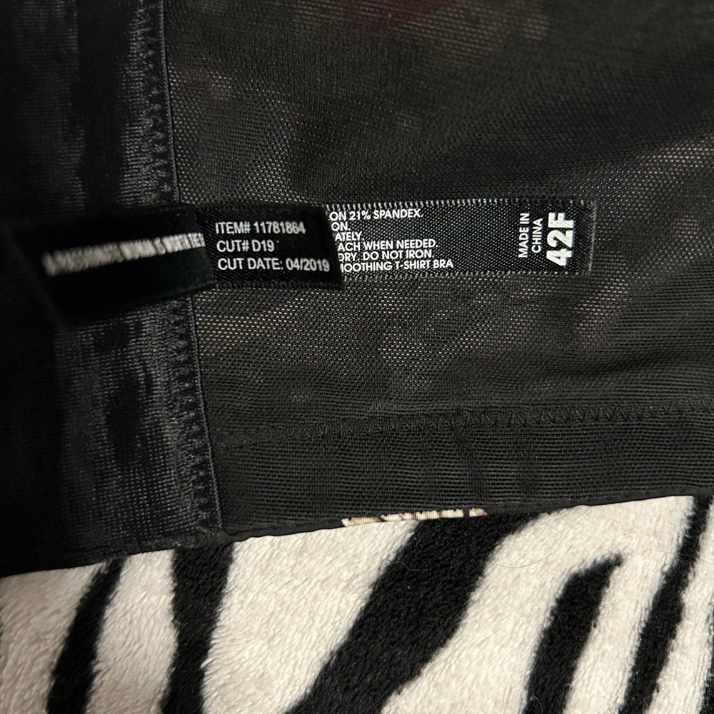 Torrid sz 42F black/heart print back smoothing tee-shirt bra - Picture 4 of 6